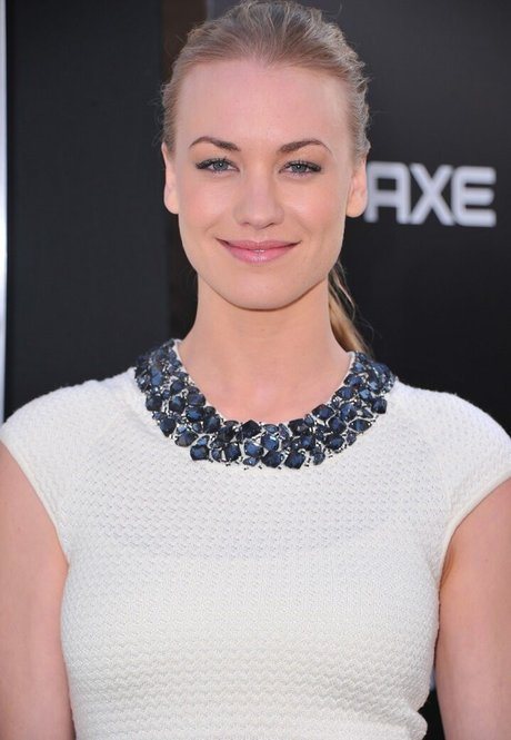 Yvonne Strahovski nudes model galleries