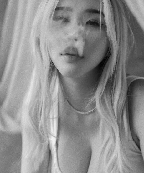 blonde trans onlyfans hd pics