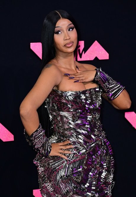 asian gangbang onlyfans pretty images