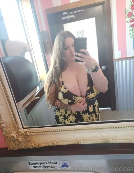 kiiinkygoddess pretty pornstar images