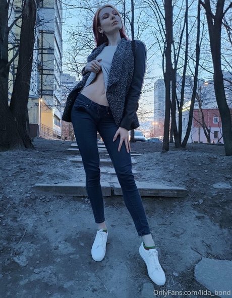 lida bond nude actress image