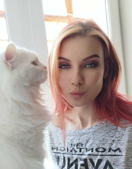 pregnant asian onlyfans beautiful images