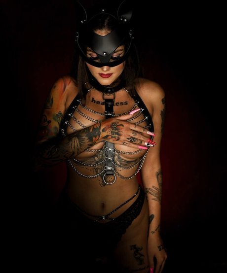 Dzsenifer Vajai beautiful model galleries