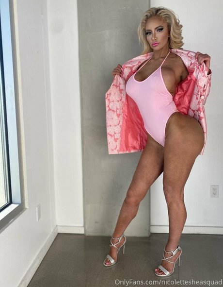 nicolettesheasquad pornstar sexy photos