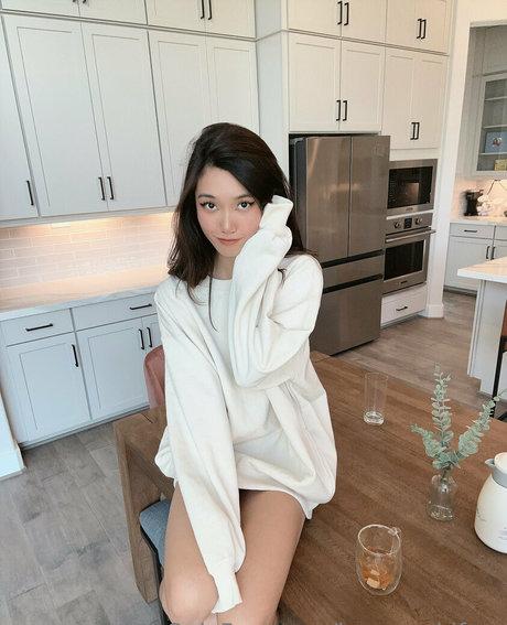 lucymochifree pornstar nude archive