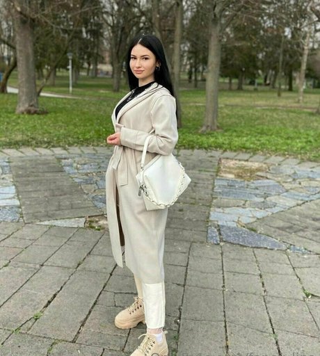 blonde milf onlyfans free nude photo