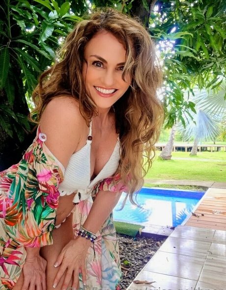 Aura Cristina Geithner pretty star picture