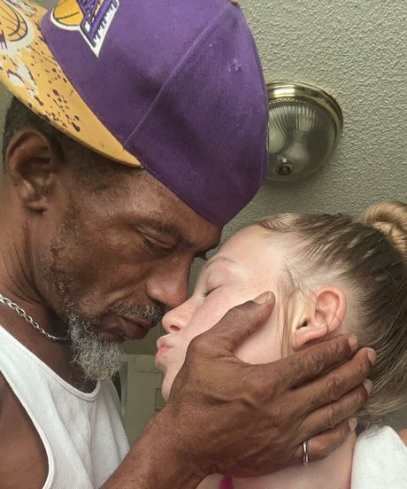 Unc Snowbunny pretty pornstar gallery