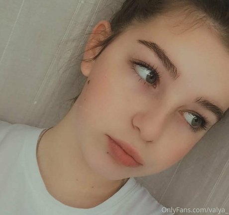 valya_ pornstar pretty photo