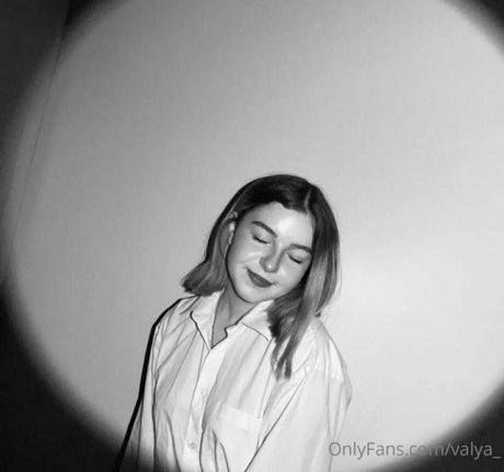 valya_ pretty pornstar images