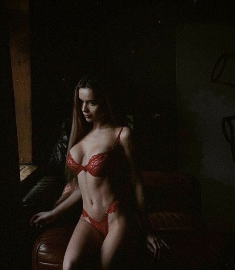 Ekaterina Zueva model xxx image