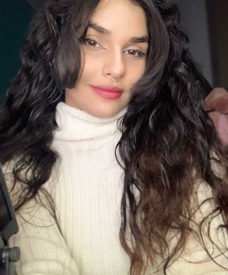 Robertinha hot actress img