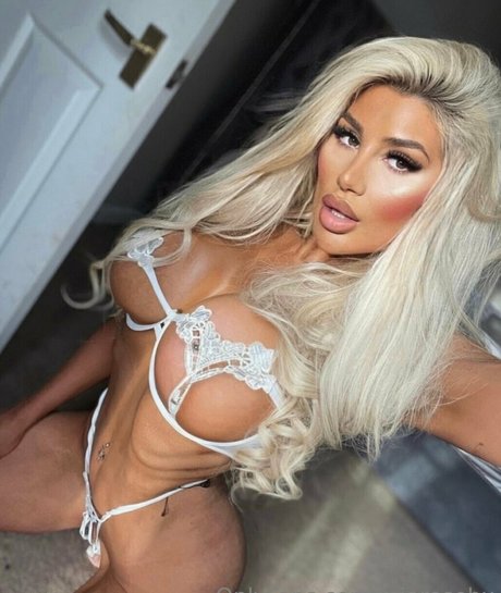 Angelique Noir best model gallery