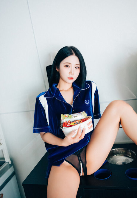 eating onlyfans hd images