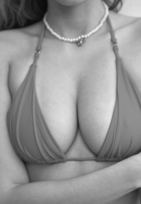 Miss x bee free model pics