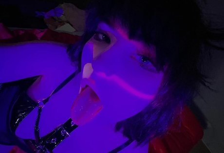 sqwrtick actress pictures