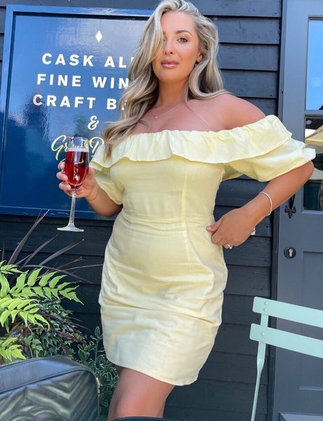 asian influencer onlyfans beautiful photos