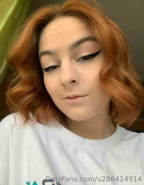 beautiful face onlyfans free nude photo