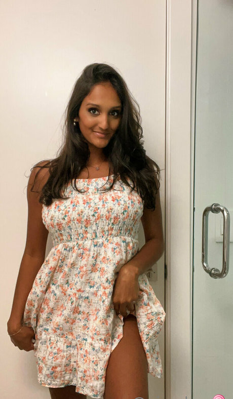 nina lea exclusive star photo