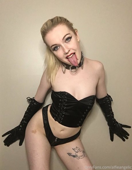 chatting onlyfans nude images