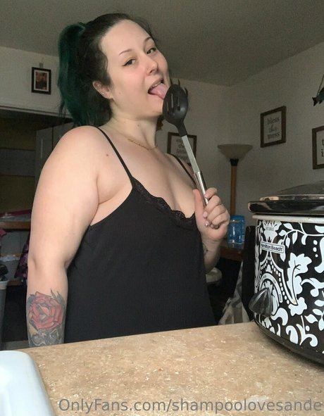 shampoolovesande model sexy photo