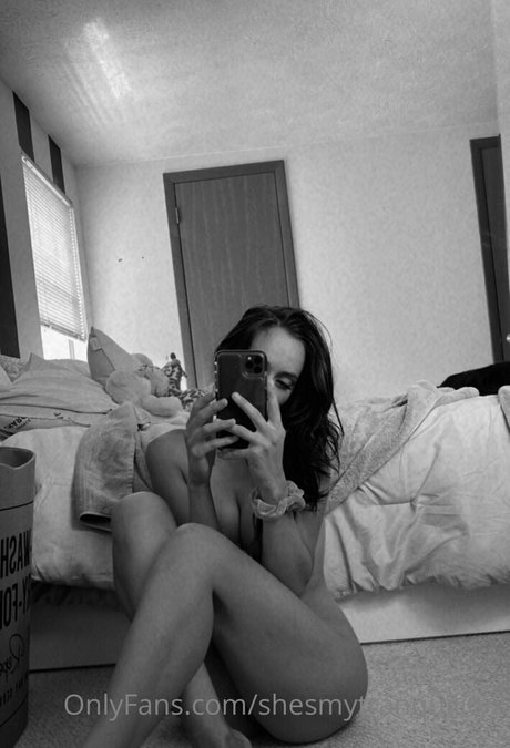 shesmytranquility2 model nudes picture