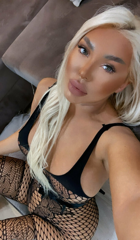 sarahstonnee model nudes archive