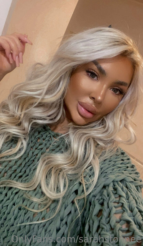 sarahstonnee adult model image