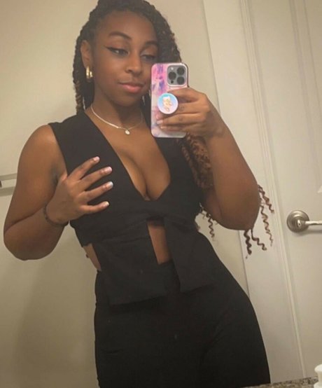 eating onlyfans porno img