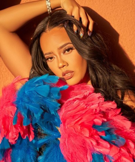 Angela Simmons art star pic