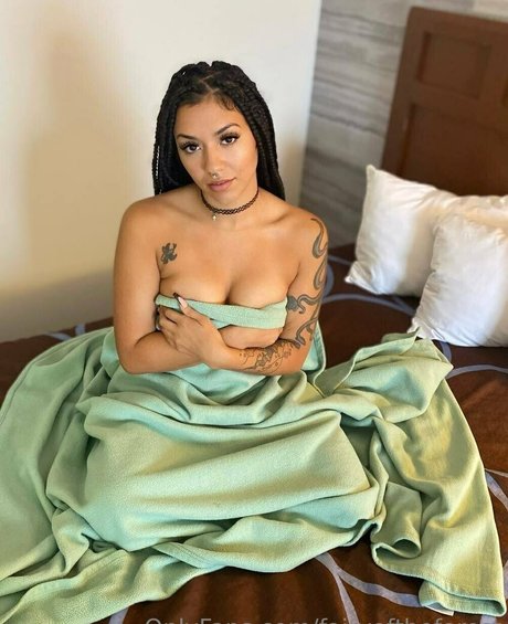 curvy lesbian onlyfans sexy xxx image