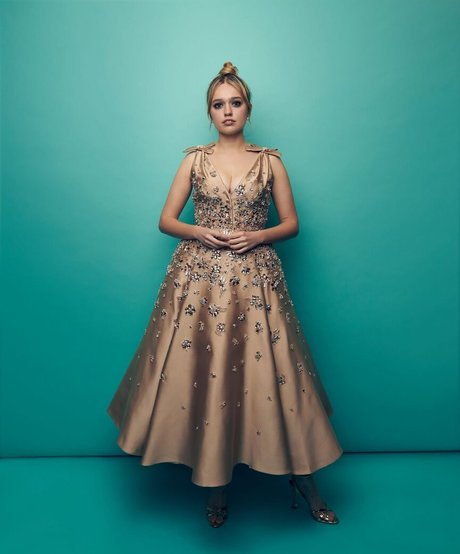 Aimee Lou Wood model pretty photo