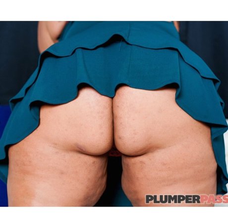 thebreanakhalo sexy actress photos