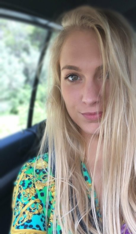 siswet19 sex star image