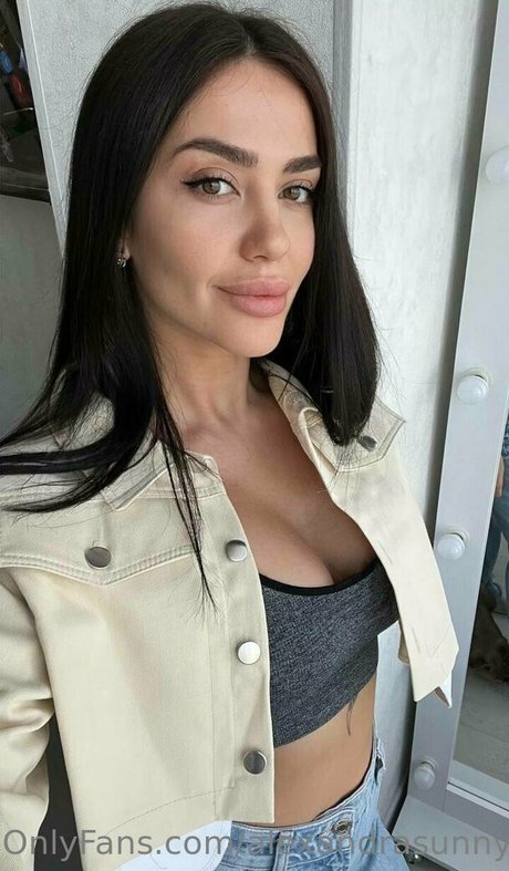 alexandrasunny model naked image