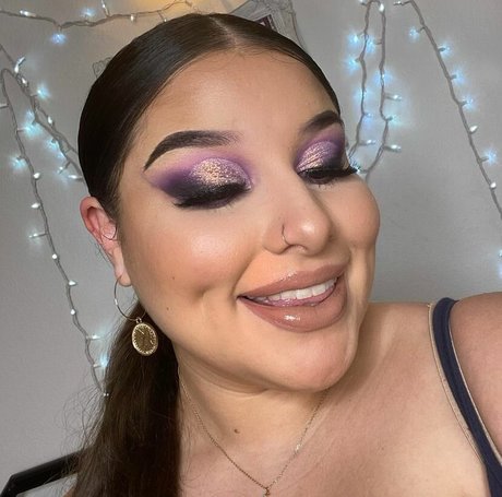 Ilianna nude model galleries