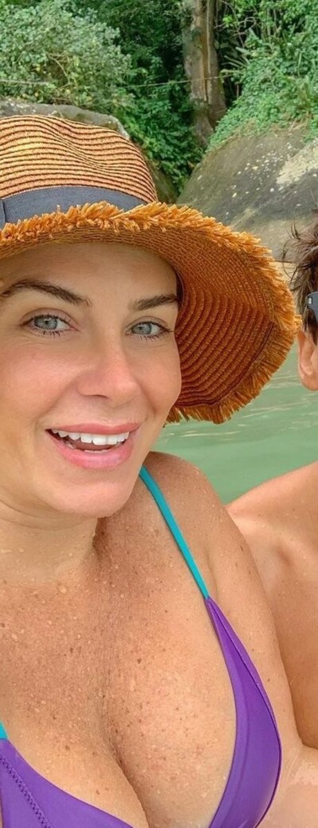 Larissa Erthal pornstar pretty images