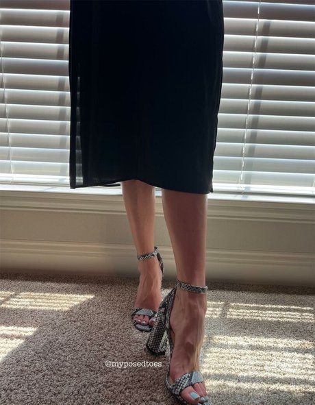 Brooke Jones model images