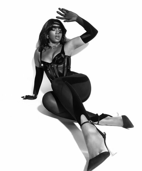 busty mom onlyfans beautiful xxx gallery