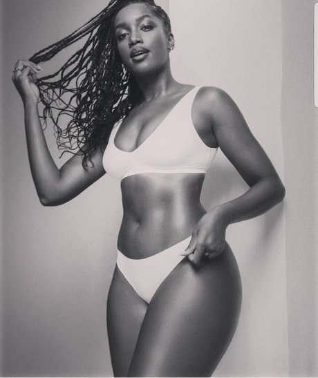 Iza Cantora star nudes pics