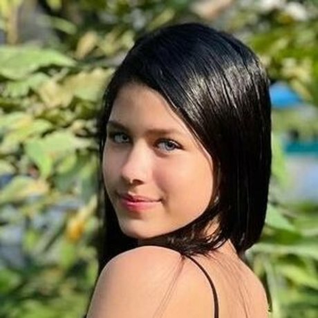 soyisabelasalar art model pic