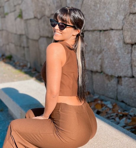 young onlyfans perfect pics