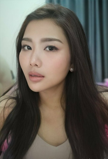 xtinarob porn star pic