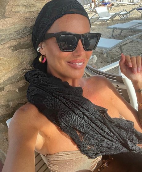 frottage onlyfans erotic pic