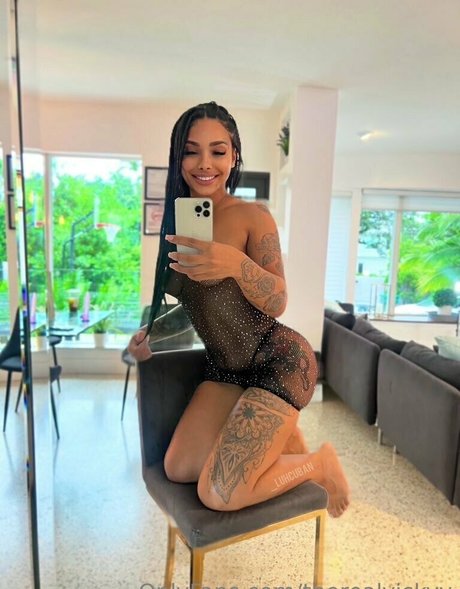 therealvickyy exclusive model photos