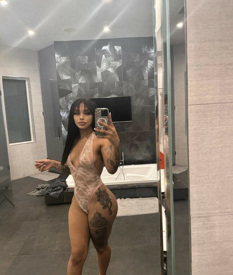 therealvickyy sex star archive