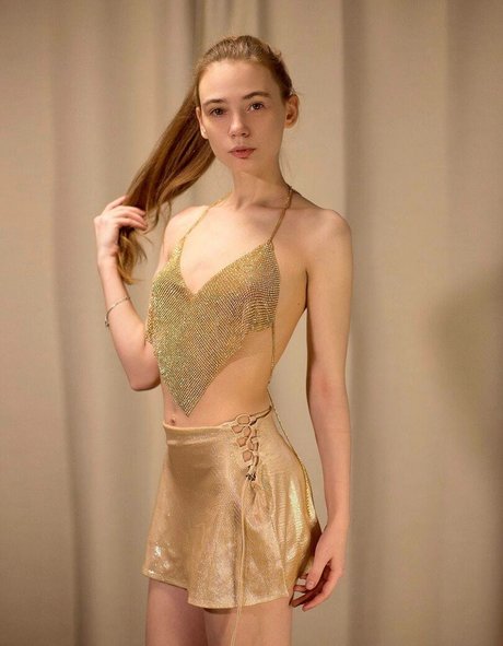 Sowa Valeri model porn image