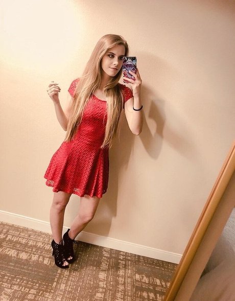 NoisyButters pornstar high quality pics