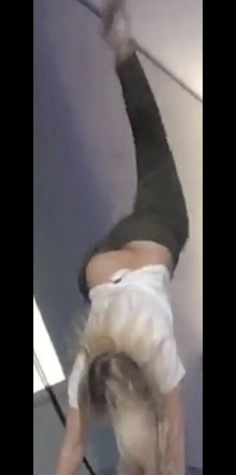 NoisyButters perfect pornstar pics