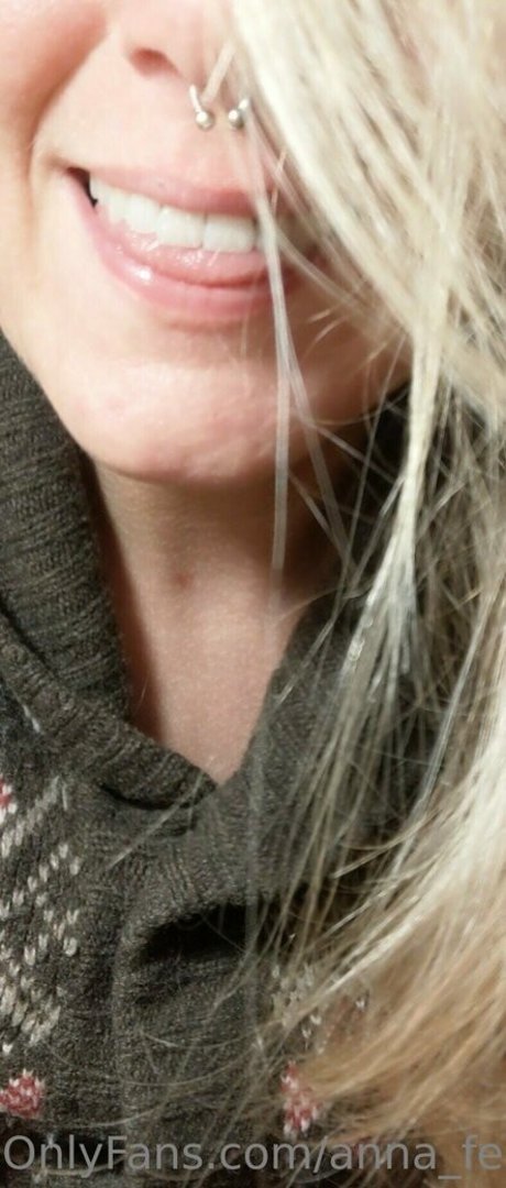 anna feet crush vore model naked pics